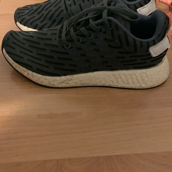 Adidas NMD R2 - Picture 4 of 8